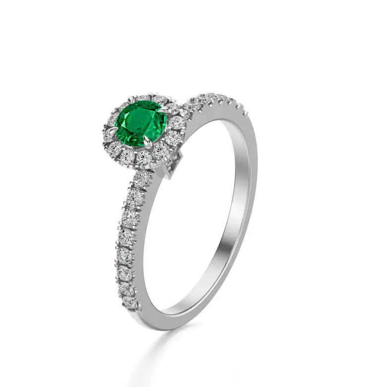 Pierścionek ze szmaragdem i diamentami białe złoto AJPZ_027 Pierścionek ze szmaragdem i diamentami białe złoto AJPZ_027